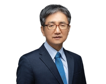嚴世鎔(オム・セヨン)